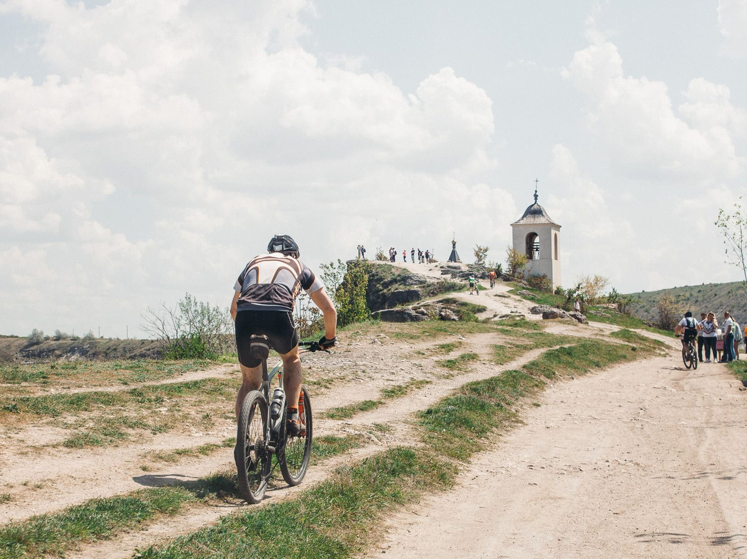 GoAdventure Authentic Travel in Moldova-基希讷乌必去景点
