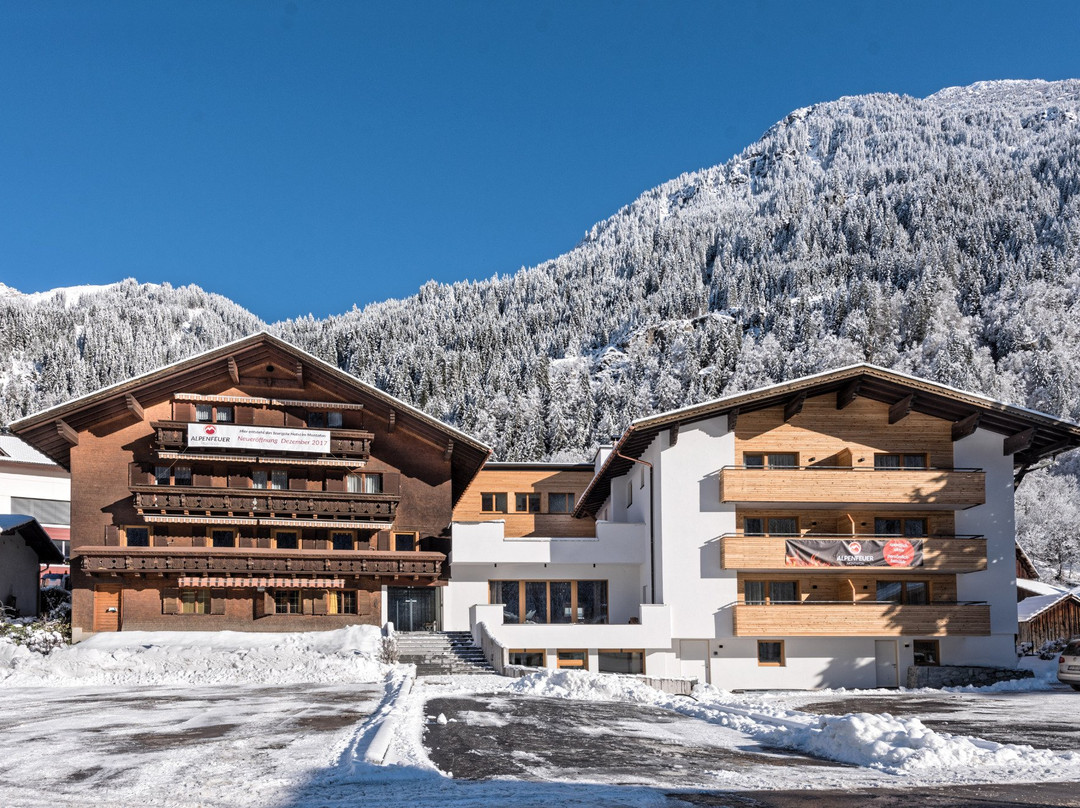 Hotel Alpenfeuer Montafon主图