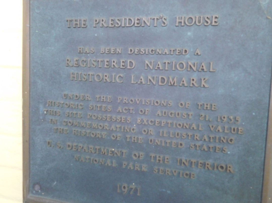 Maclean House景点图片