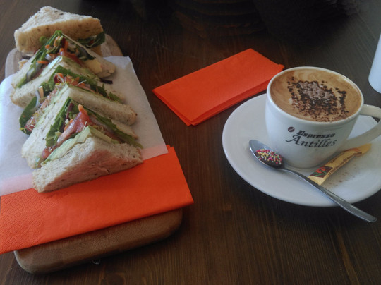 Uralla餐馆和美食-Michael's Cafe