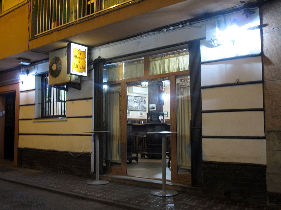 Meson de Alfredo-拉利内阿必去景点