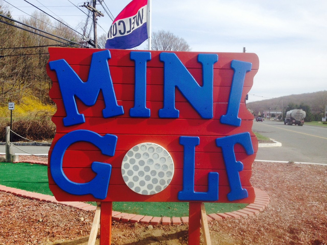Castle Cove Mini Golf景点图片