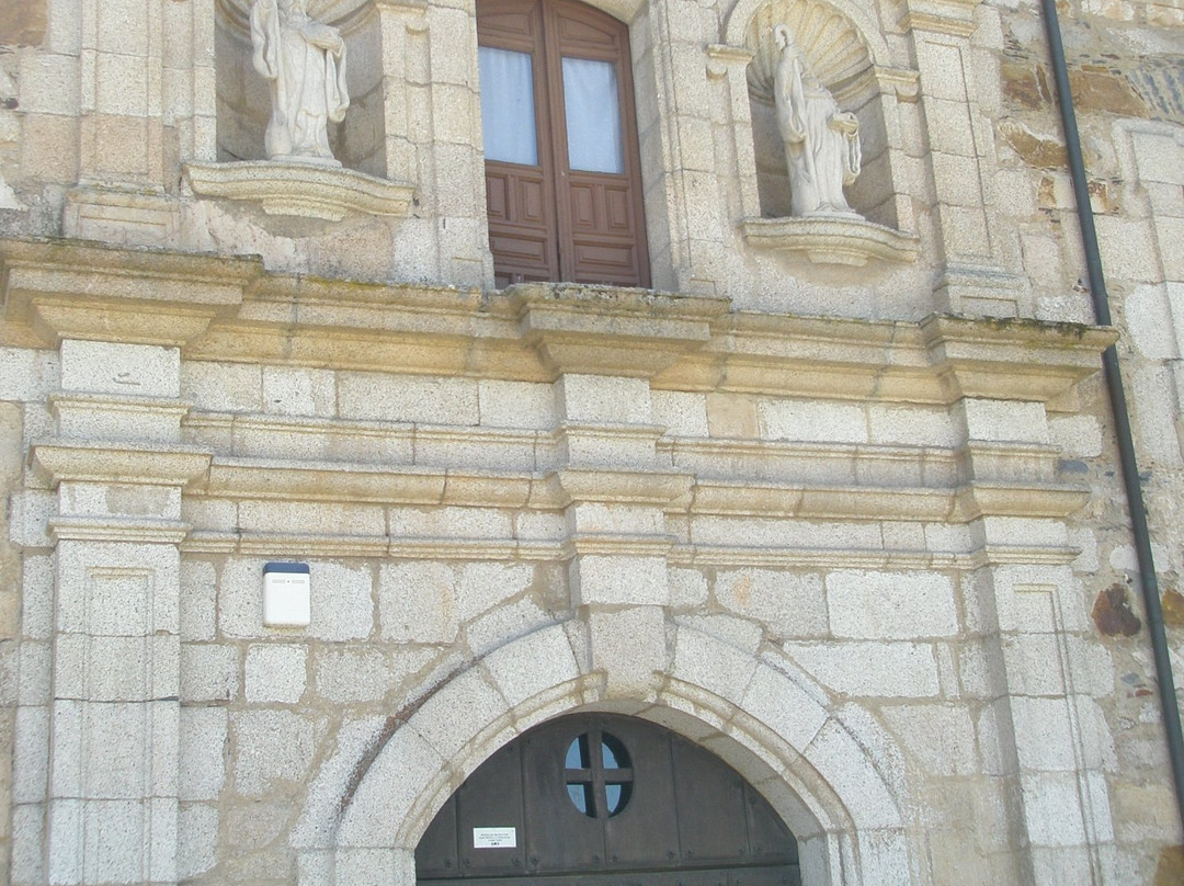 Monasterio de San Miguel de las Dueñas-Congosto必去景点