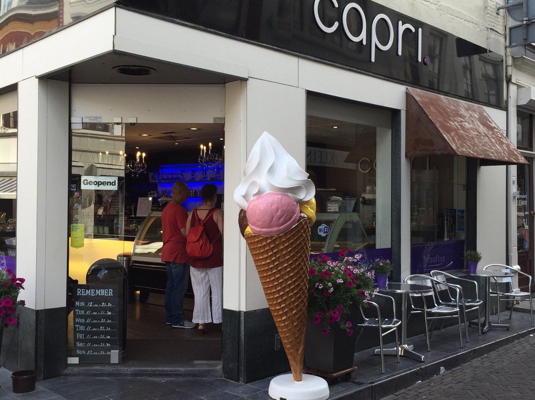 Ijssalon Capri