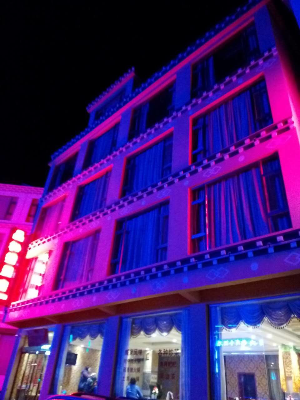 品松措酒店-浴室