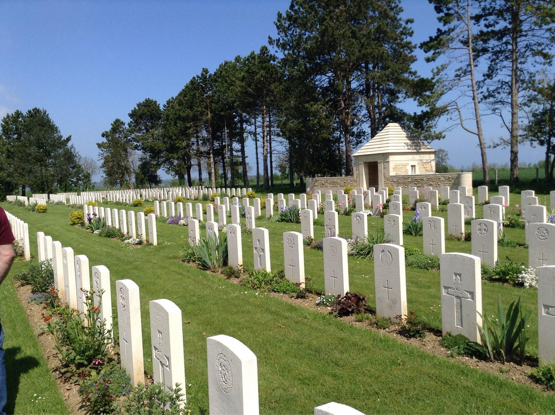 Cimetière Militaire Britannique de Bazenville景点图片