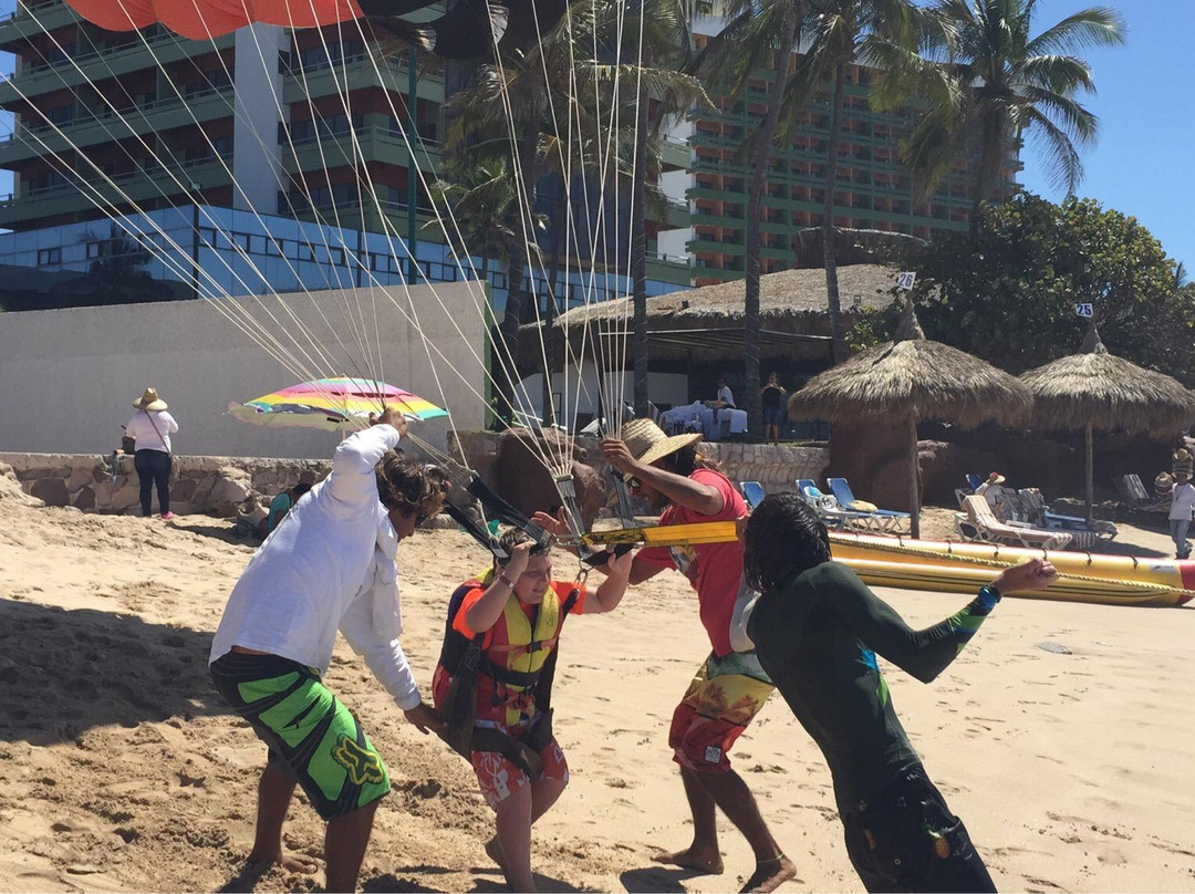 Pacifico Parasailing-马萨特兰必去景点