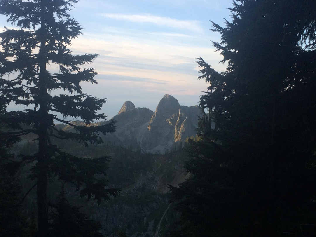 Howe Sound Crest Trail景点图片