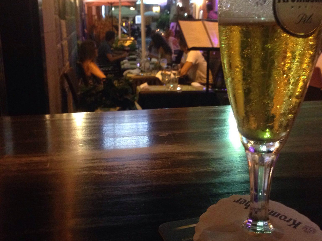 De Tapas y Canas-德拉克鲁兹索尔港必去景点