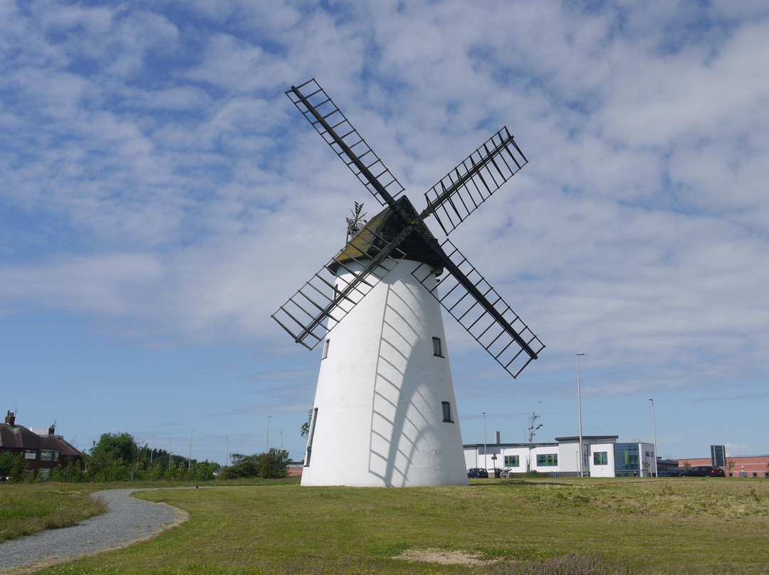 Little Marton Windmill-黑潭必去景点