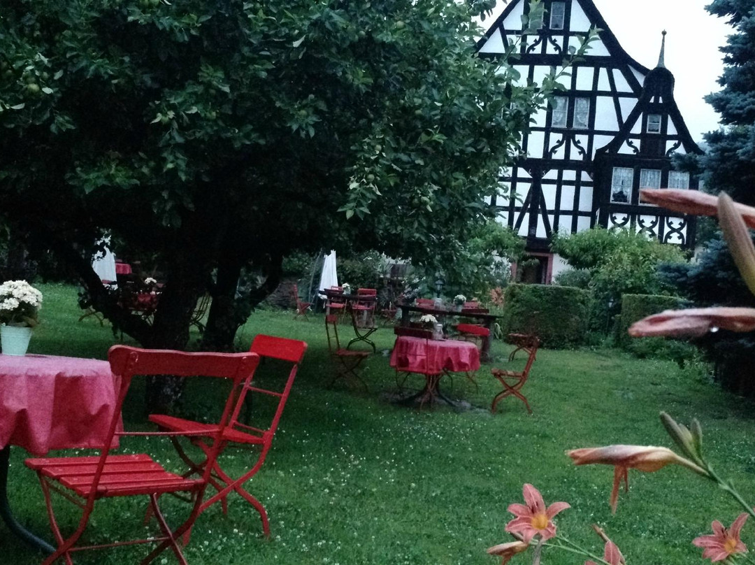 Weingut Dreigiebelhaus-Krov必去景点