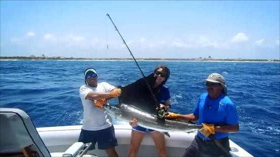 Poverty Sucks Fishing-阿范特拉斯港必去景点