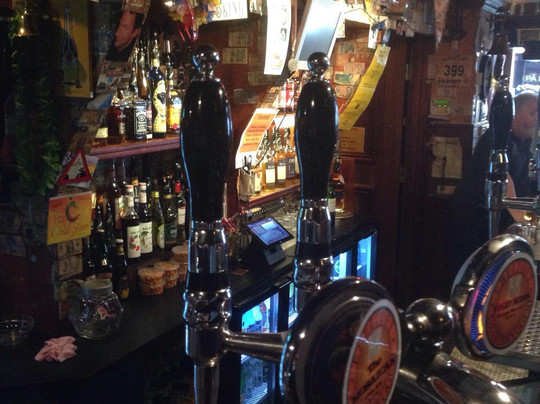 Barry's Pub-兰讷斯必去景点