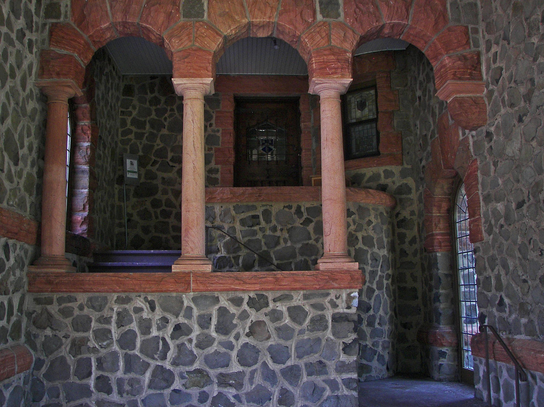 Kips Castle景点图片