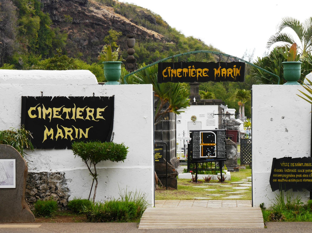 Saint Paul Marine Cemetery景点图片