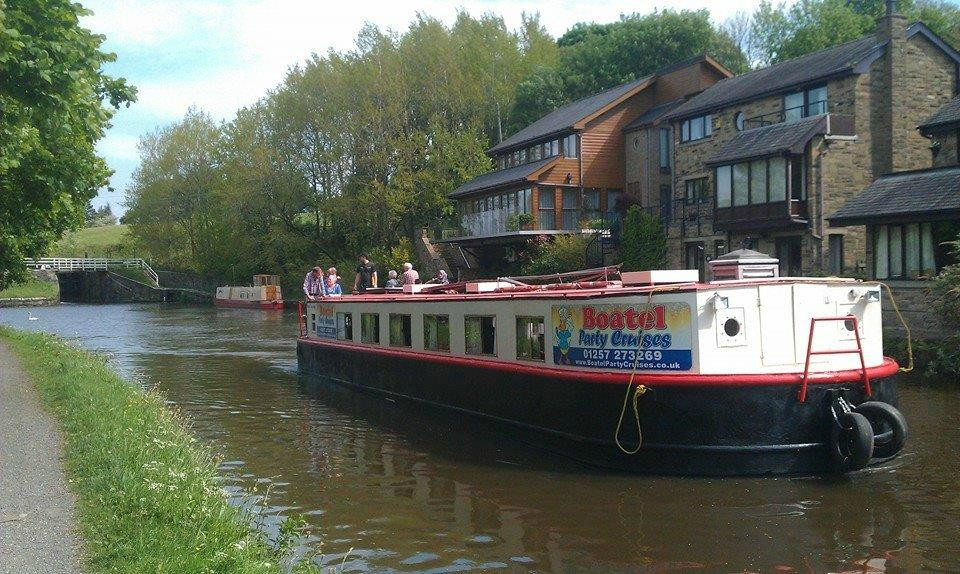 Boatel Party Cruises-乔利必去景点