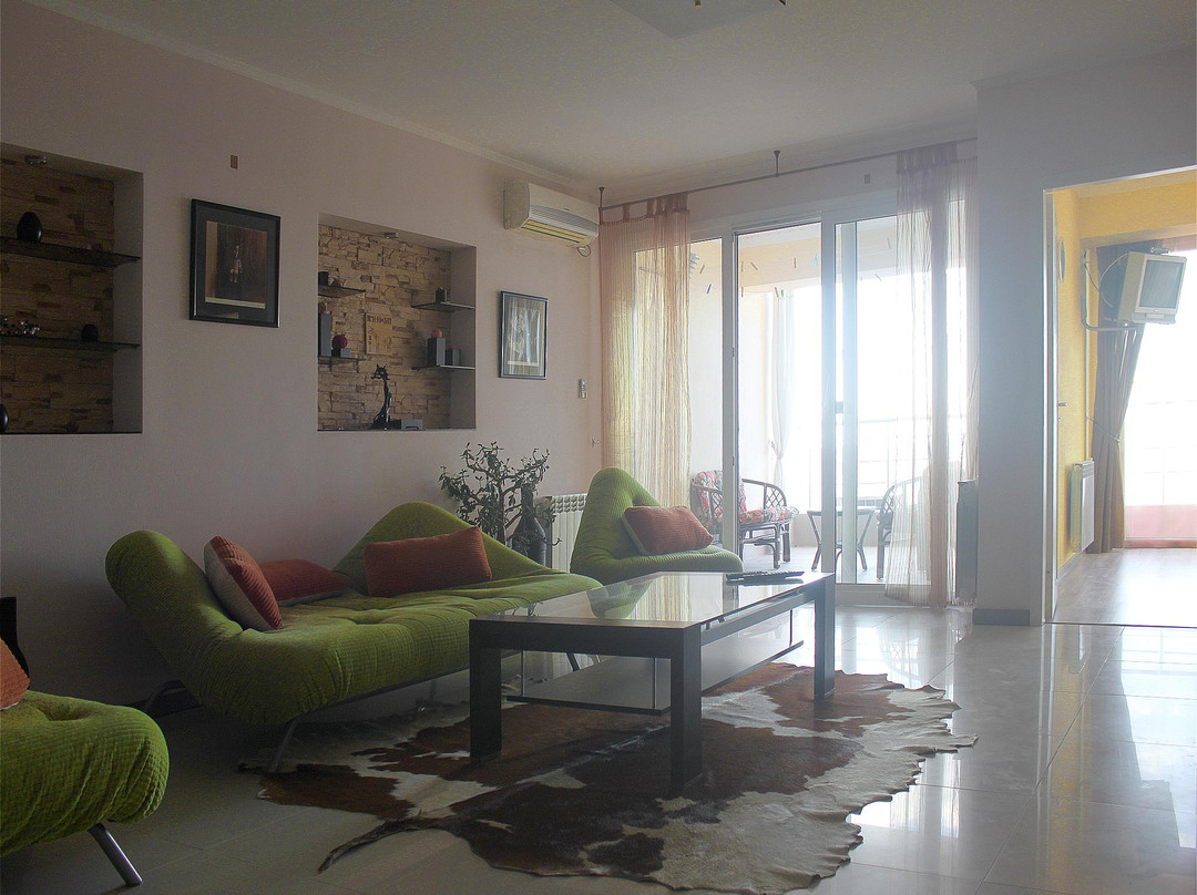Elling Elen Apartments