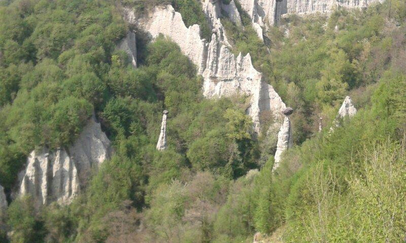 Piramidi di Zone景点图片