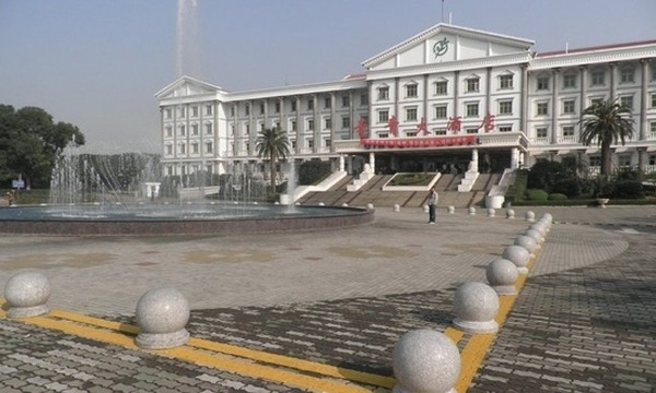 上海青青大酒店主图