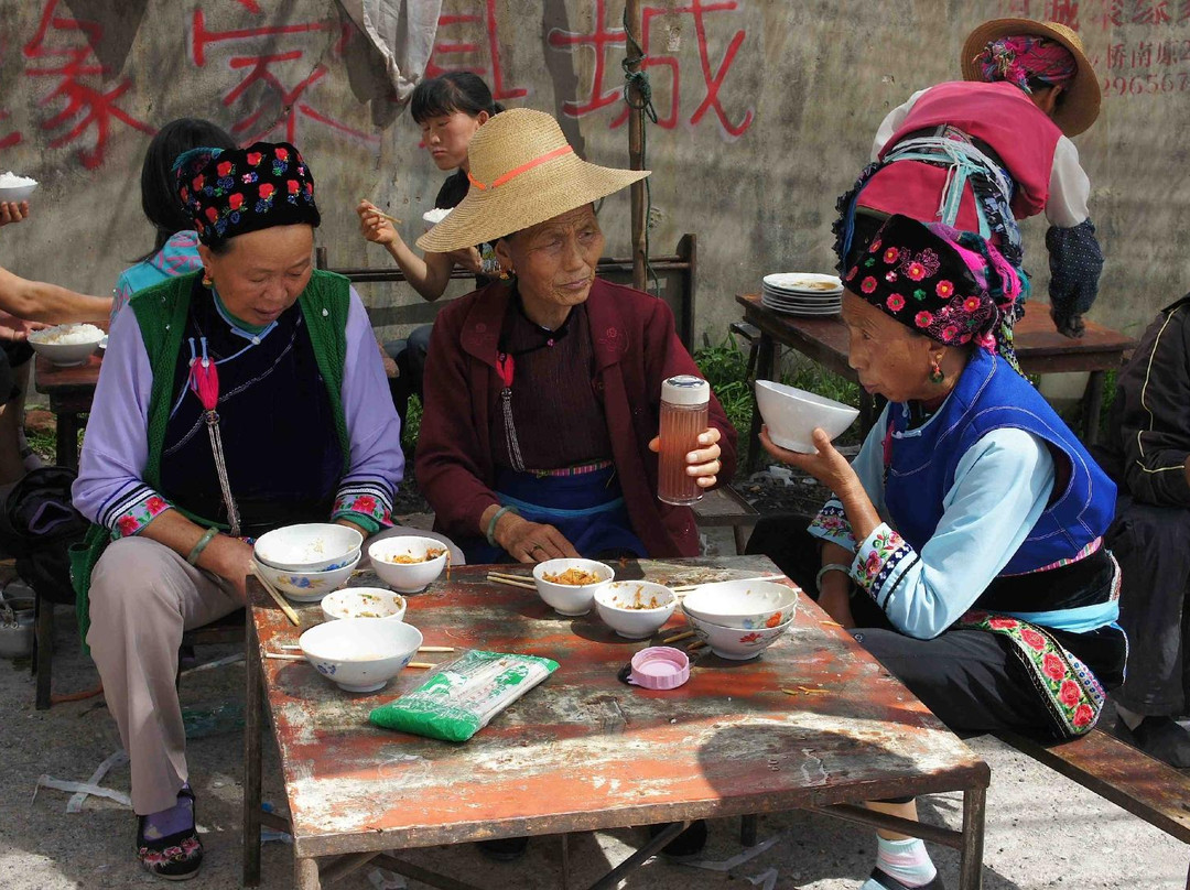沙坪白族赶集景点图片