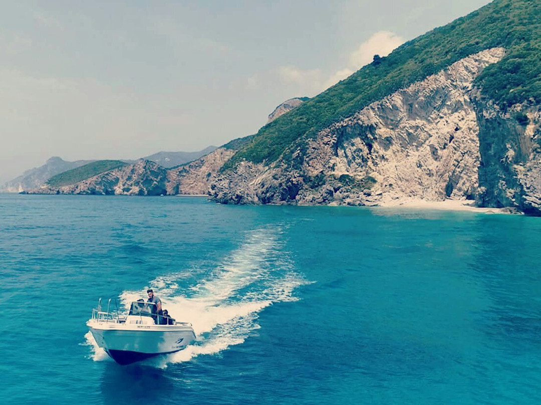 Dinos Boat Rentals-Paleokastritsa必去景点