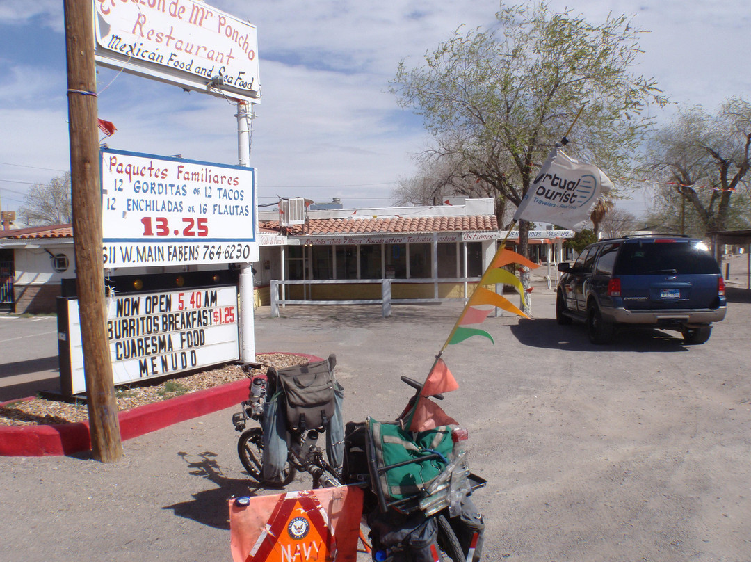 Samalayuca餐馆和美食-El Sazon de Mr. Poncho