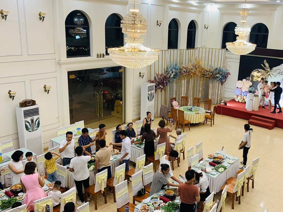 Nha Hang Hoa Lam