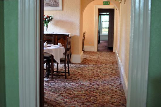 Oak Villa Hotel