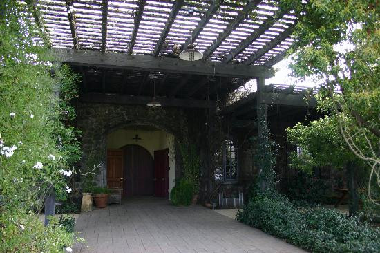 Caymus Vineyards景点图片