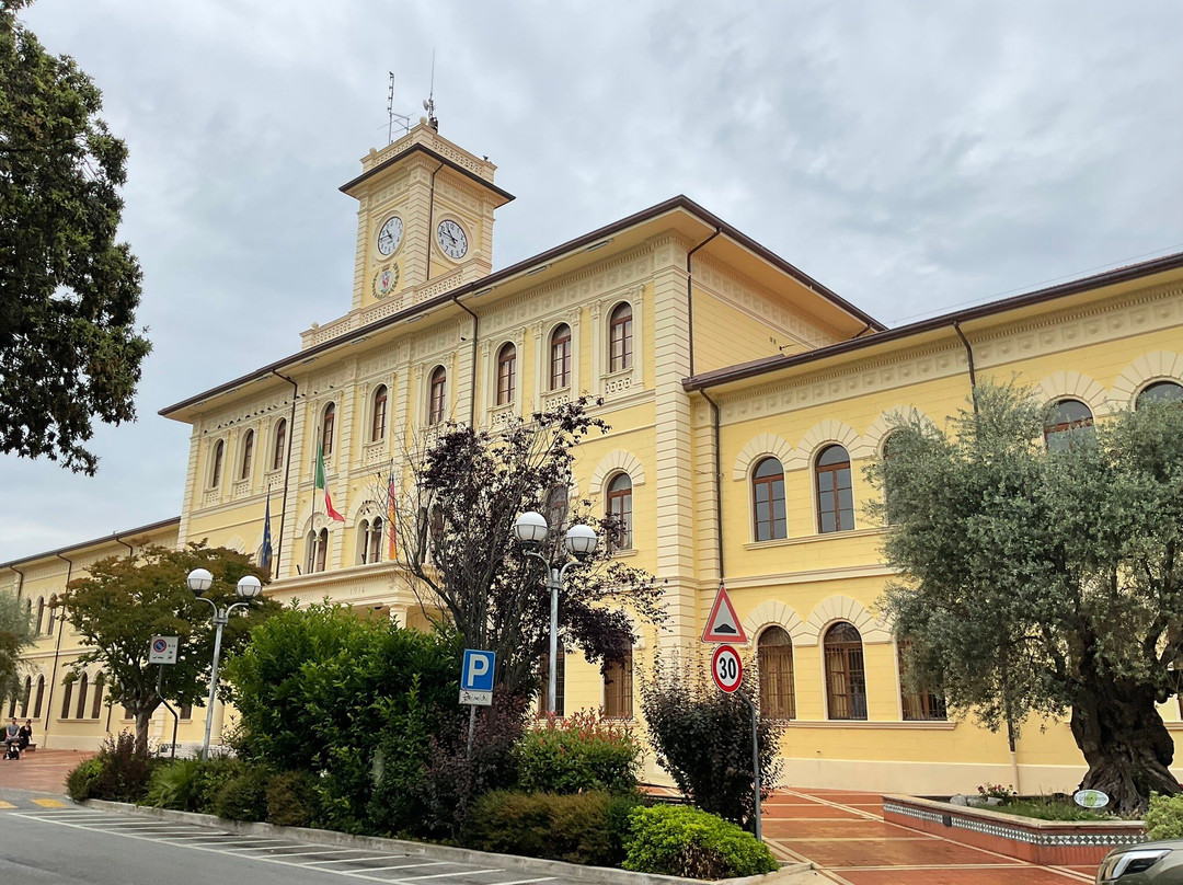 Palazzo Mancini-卡托利卡必去景点