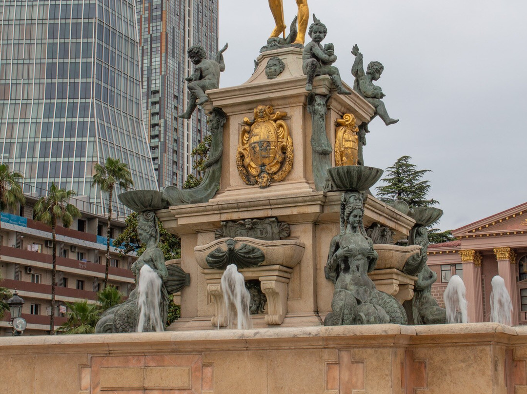Neptune Fountain-巴统必去景点