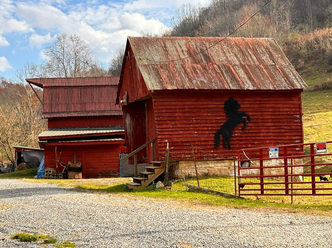 Fletcher Creek Covered Bridge-Clarksburg必去景点