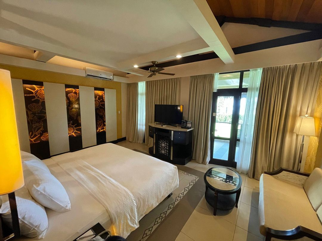 亚罗纳海滩赫纳度假酒店主图