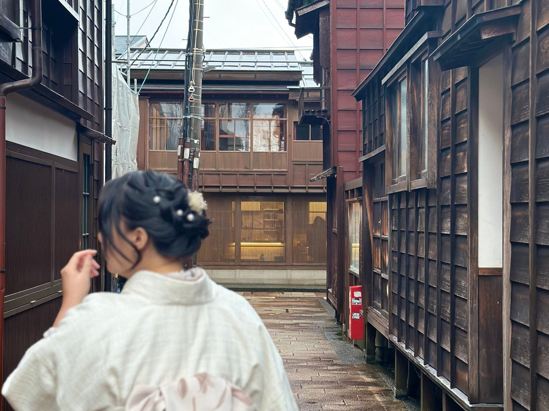 VASARA Kimono Rental KANAZAWA KENROKUEN-金泽市必去景点