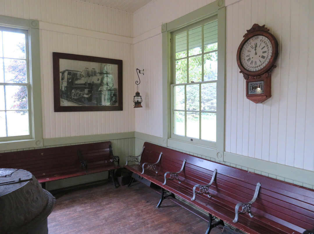 Pinecrest Historical Village景点图片