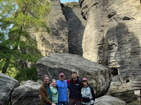 Uniline Tours-布拉格必去景点