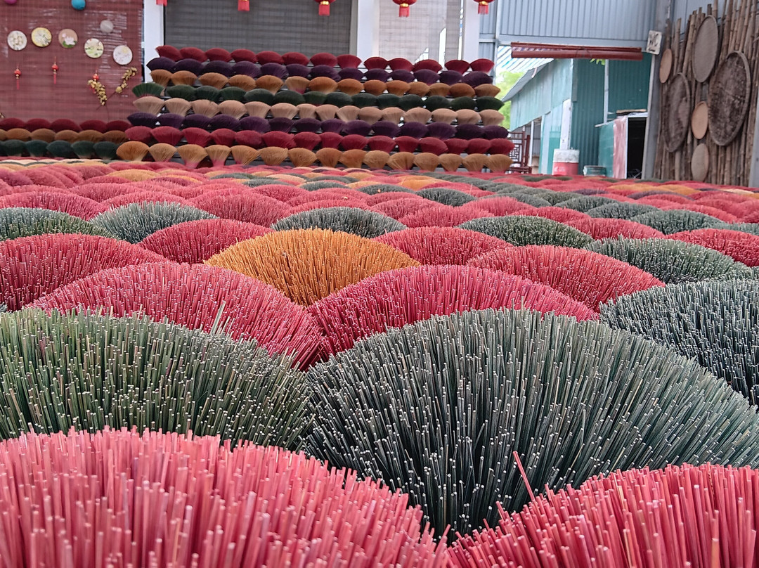 Incense Village Tour Half Day-Long Bien必去景点