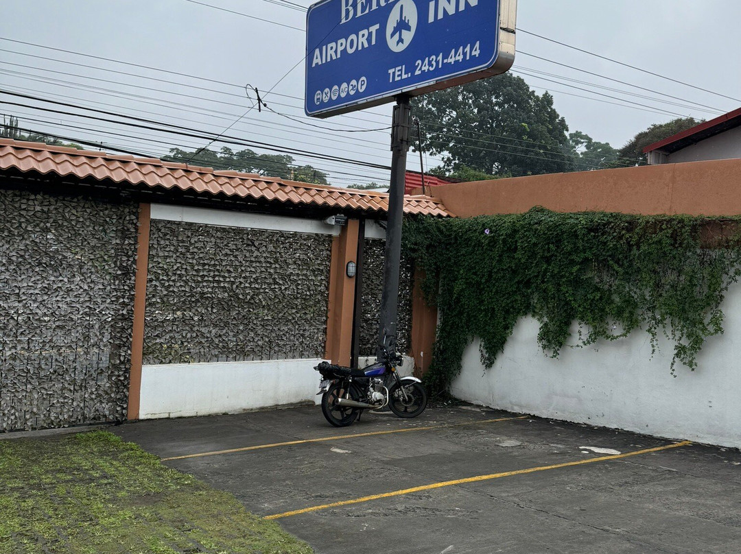 贝乐机场酒店主图