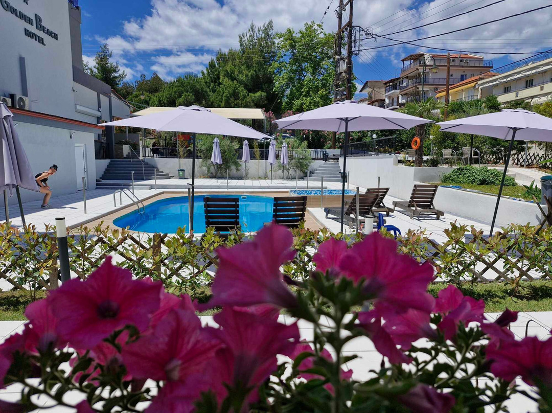 Golden Beach Hotel主图