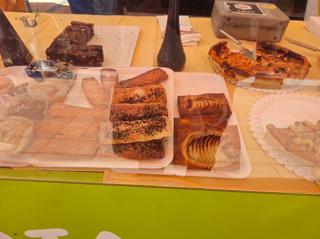 Panetteria Pasticceria Del Castello-Castel San Pietro必去景点