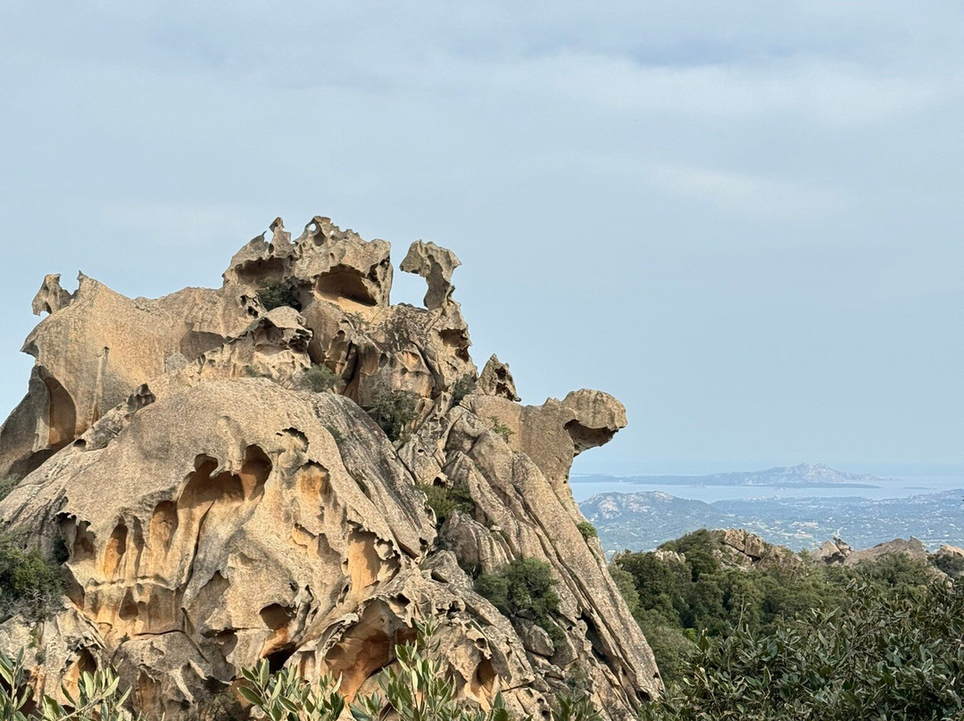 Stazzu Manzoni Hiking Trail-San Pantaleo必去景点