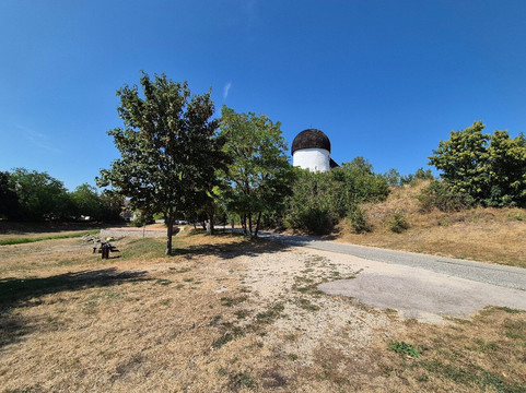 Oskui kerektemplom-Osku必去景点