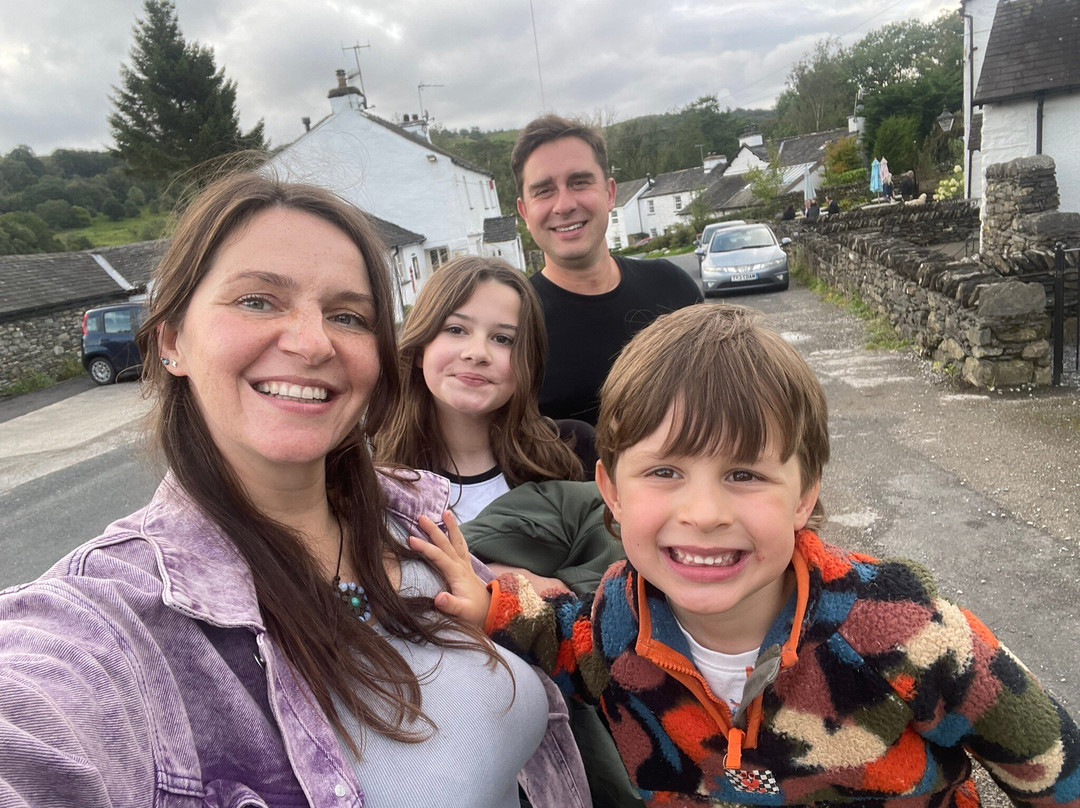 兔子与猎狗酒店主图