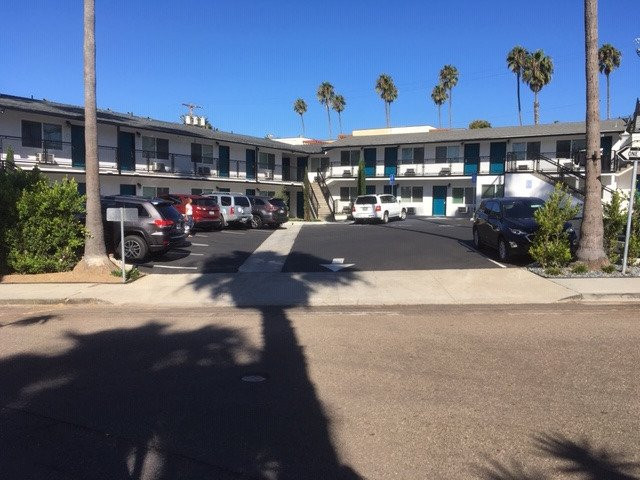 拉荷亚沙滩旅居酒店主图