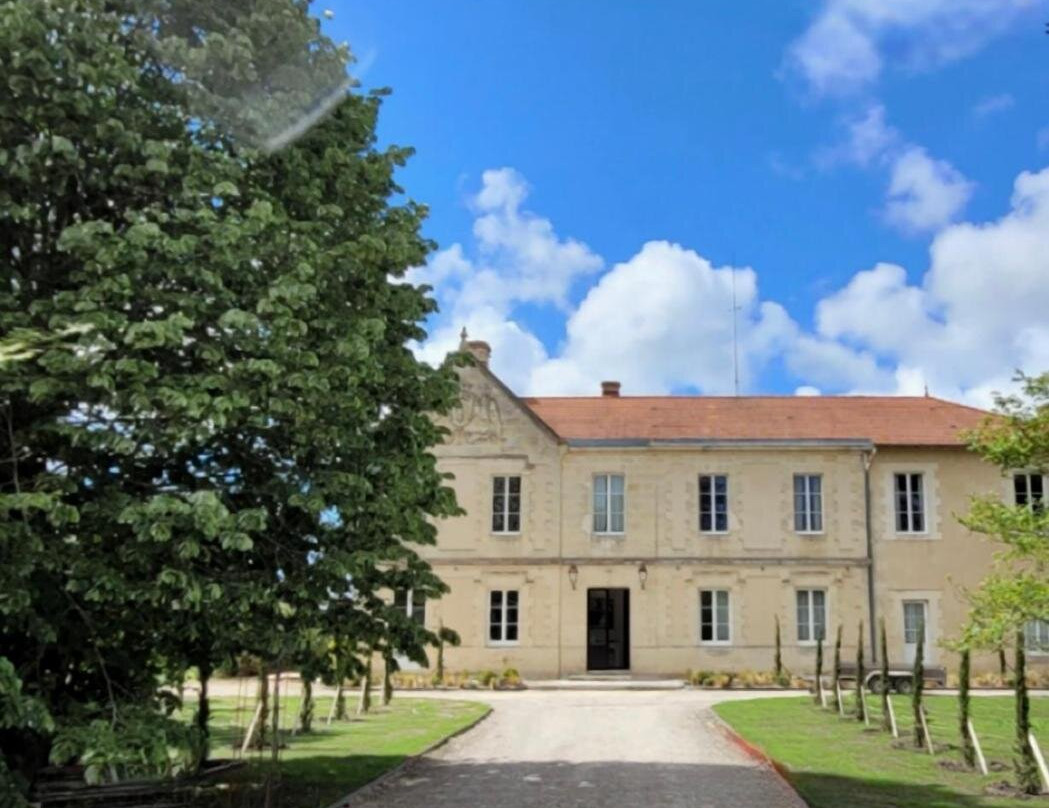 Chateau Bernon主图