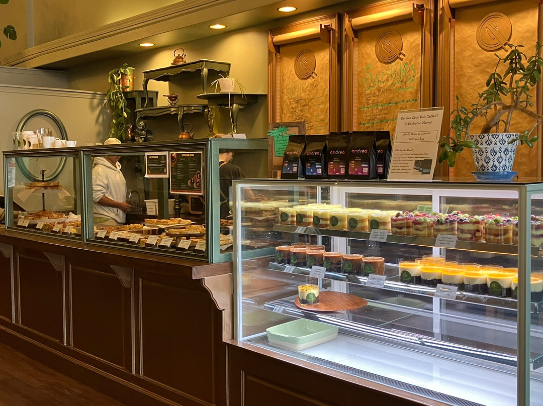 Cocinamos Bakery + Bistro