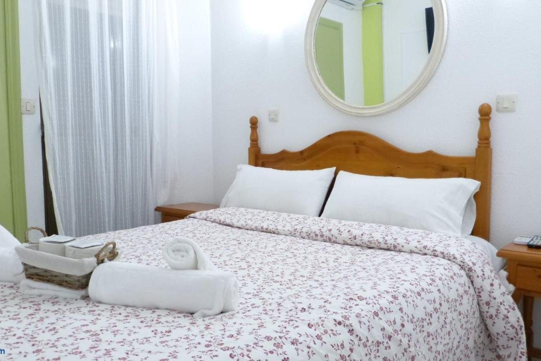 Candeleda酒店住宿-Hostal Candeleda