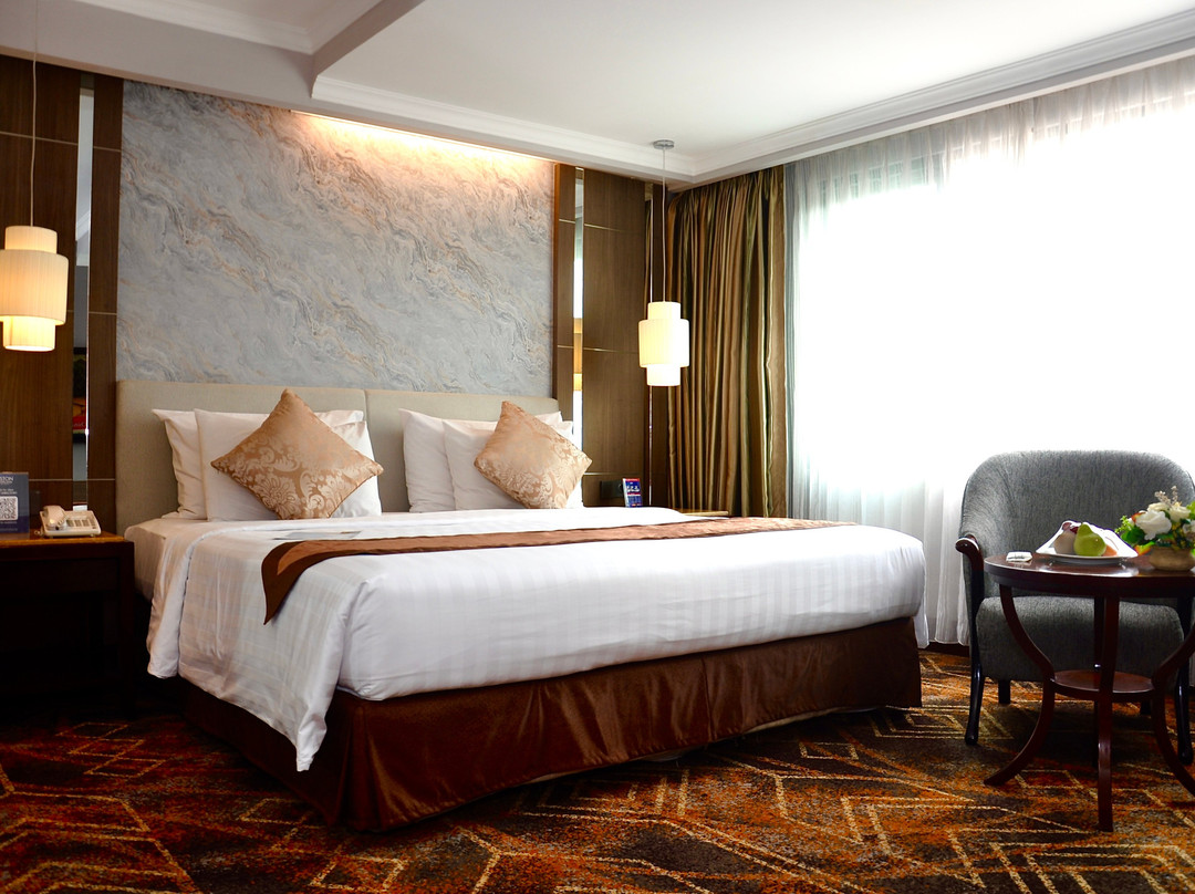 阿斯顿特洛皮卡纳广场酒店主图