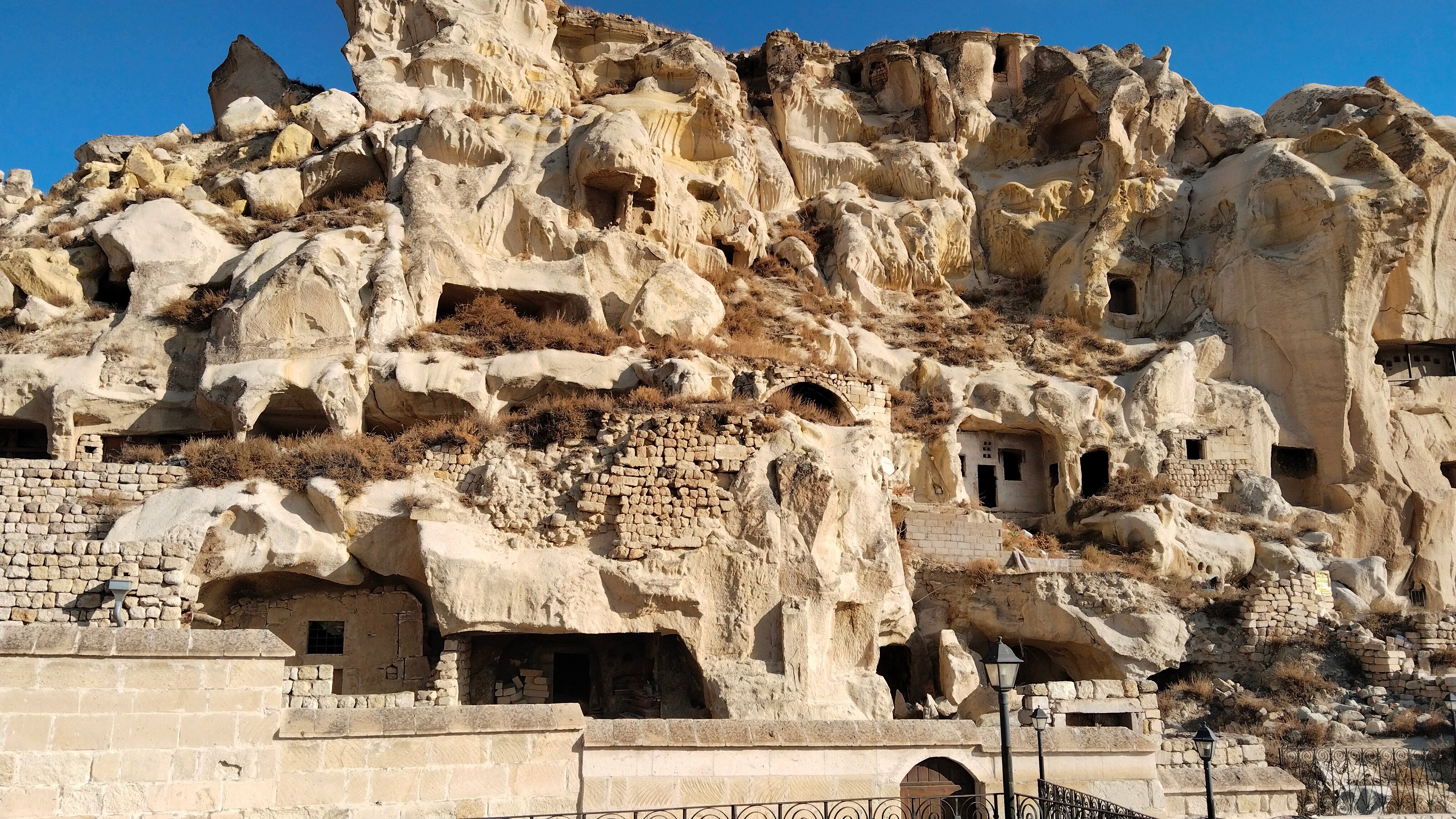 Has Cave Konak-官方
