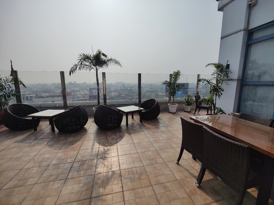 Hotel Deep Clarks Inn Lucknow主图